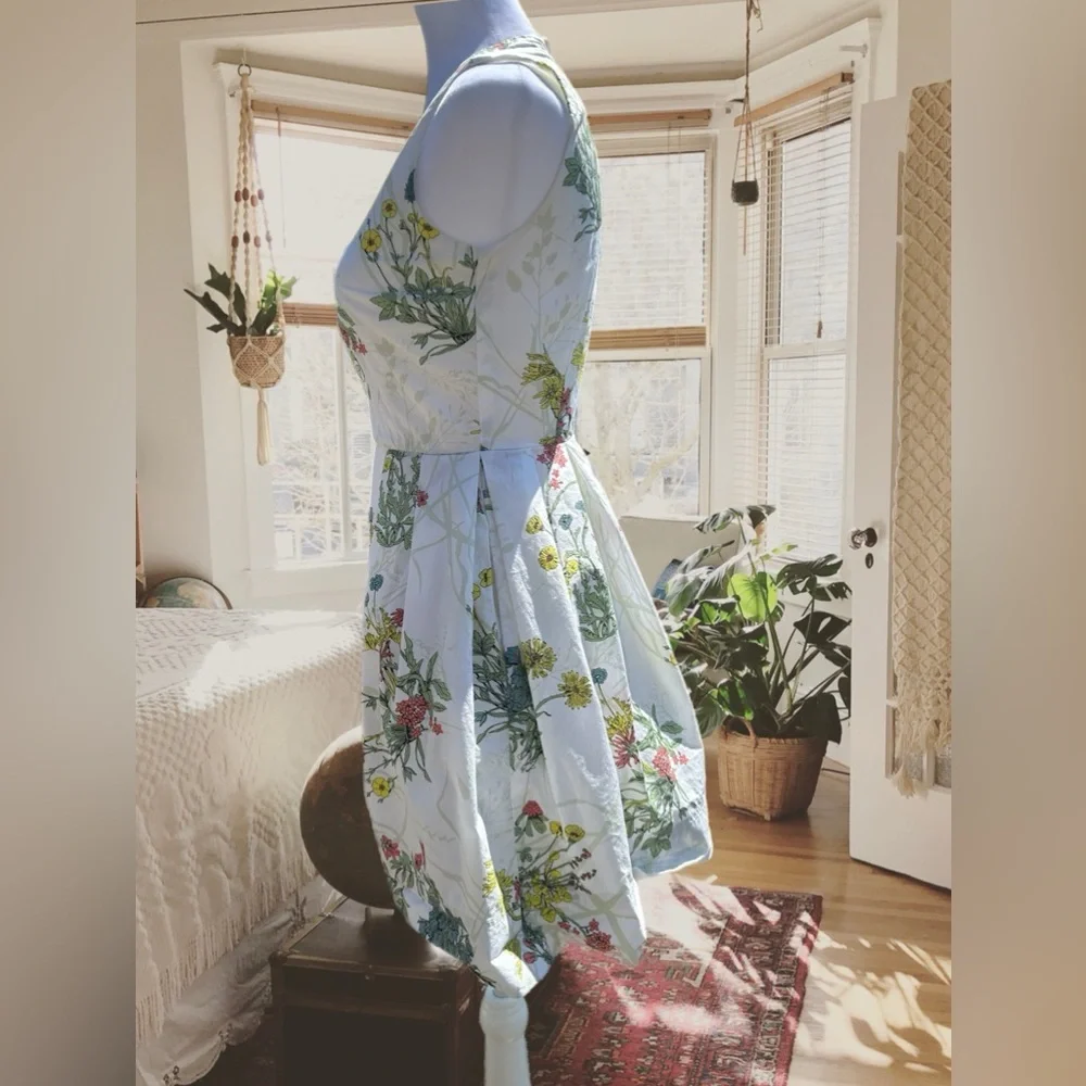 Floral dress size 0 by Gap. - Picture 4 of 14